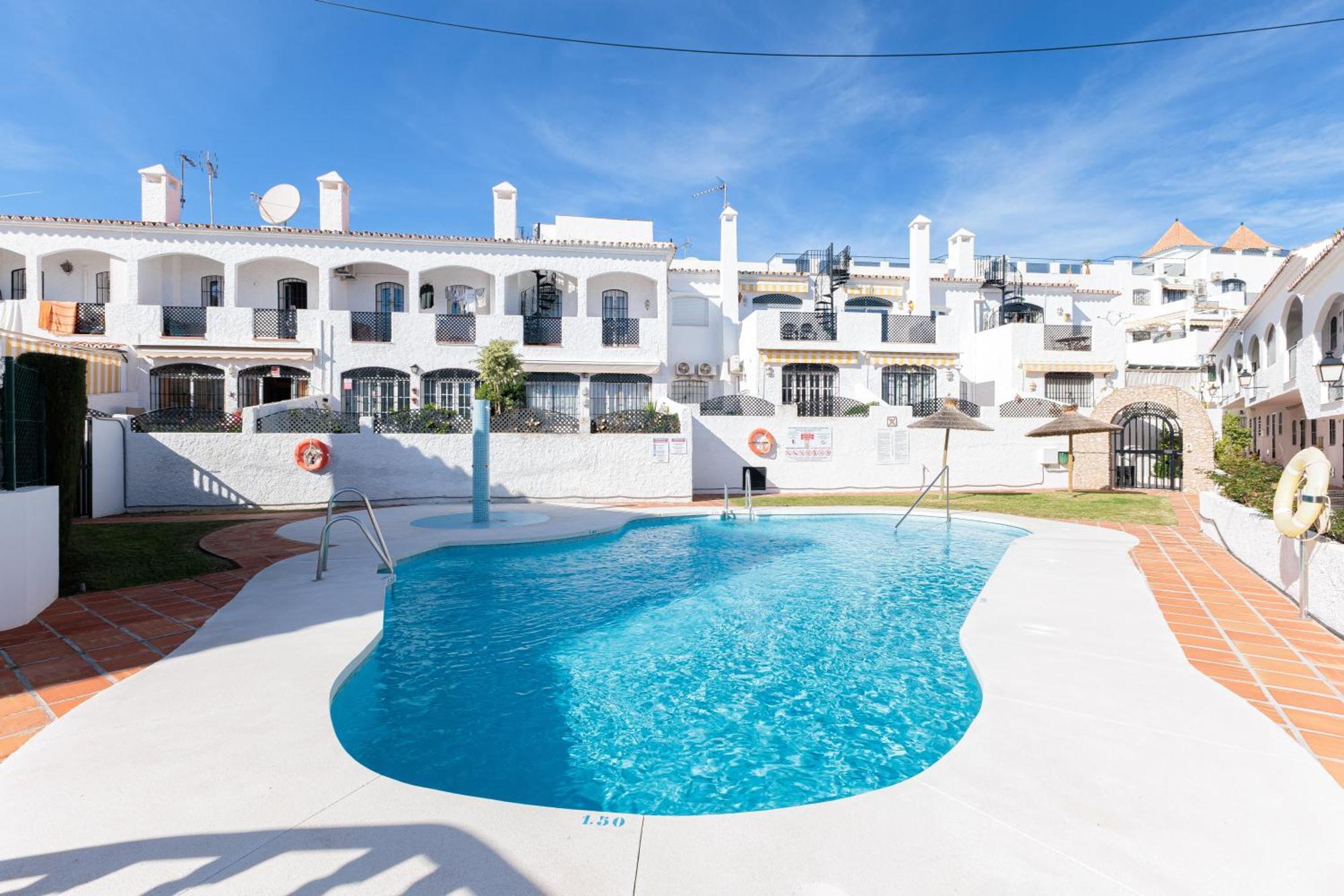 1 Bedroom In Verano Azul, Free Wi-Fi Nerja Luaran gambar