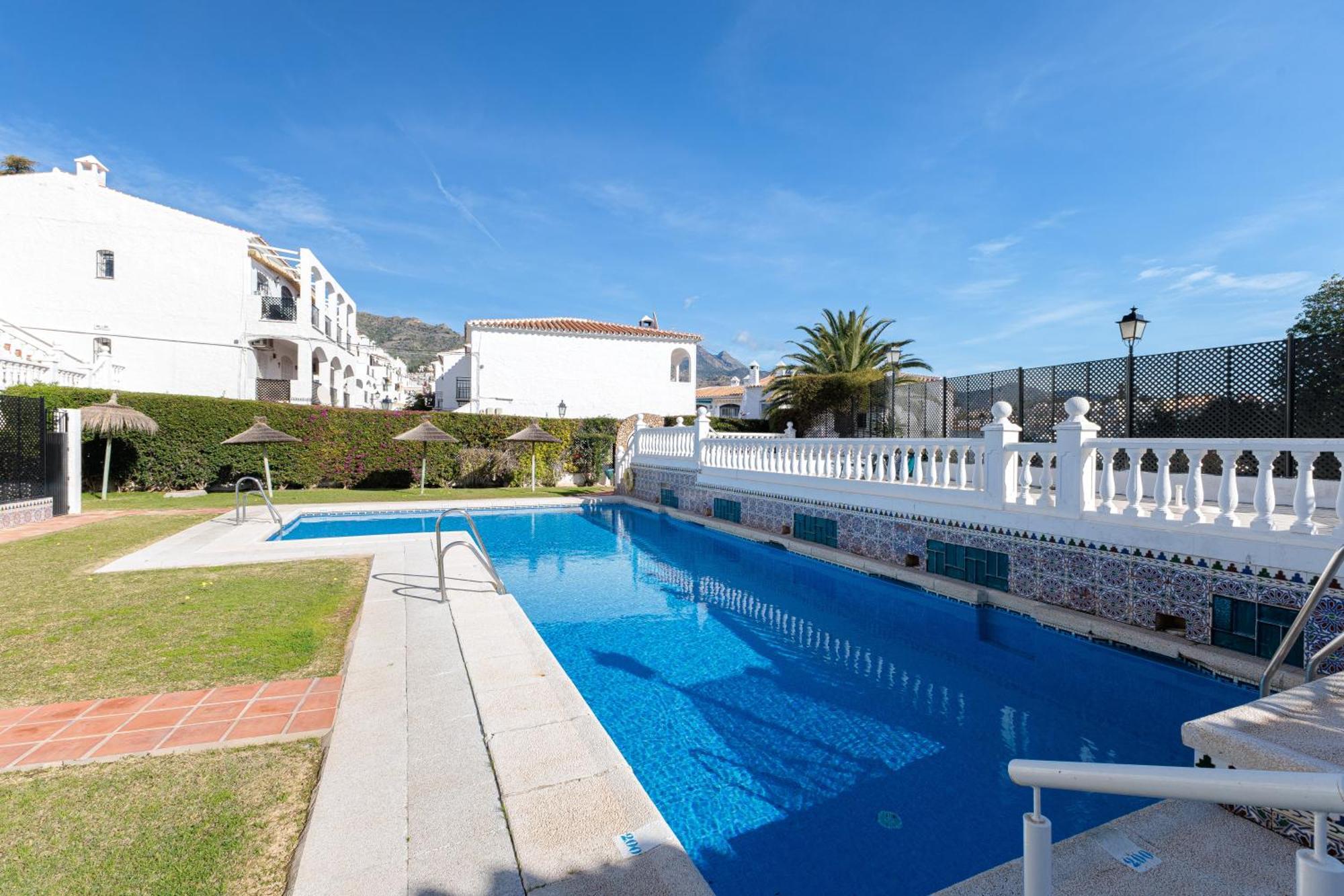 1 Bedroom In Verano Azul, Free Wi-Fi Nerja Luaran gambar