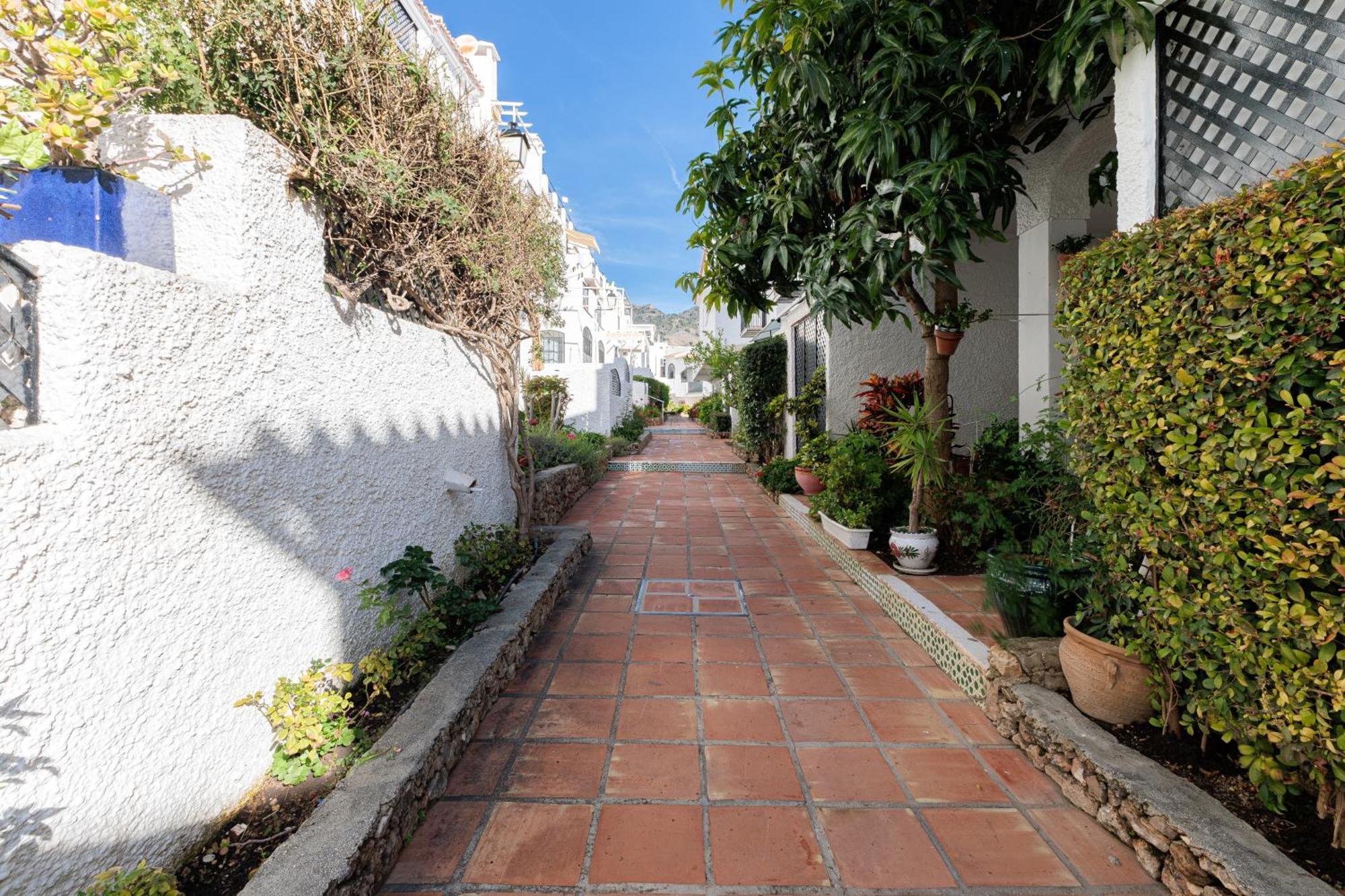 1 Bedroom In Verano Azul, Free Wi-Fi Nerja Luaran gambar