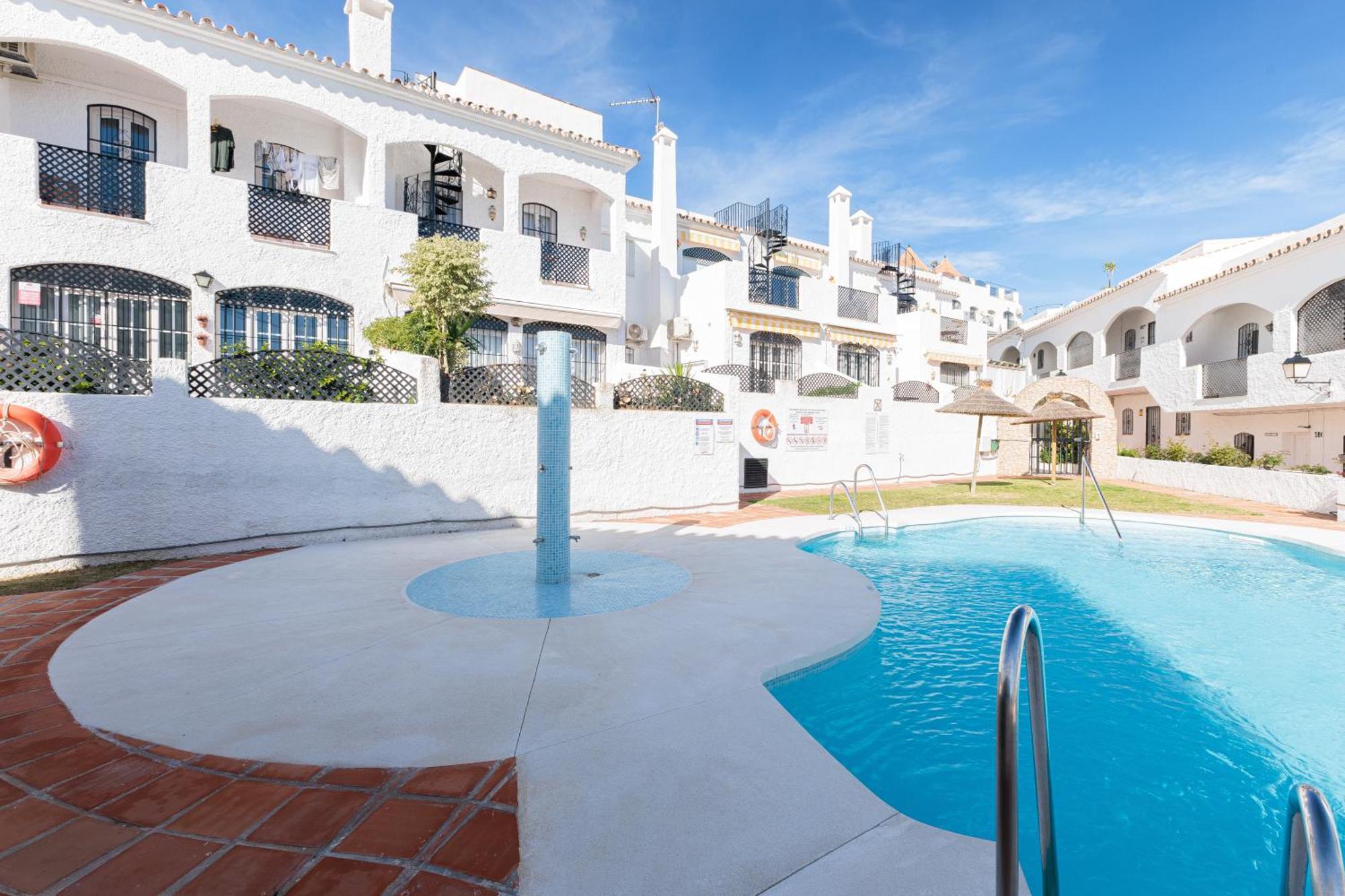 1 Bedroom In Verano Azul, Free Wi-Fi Nerja Luaran gambar