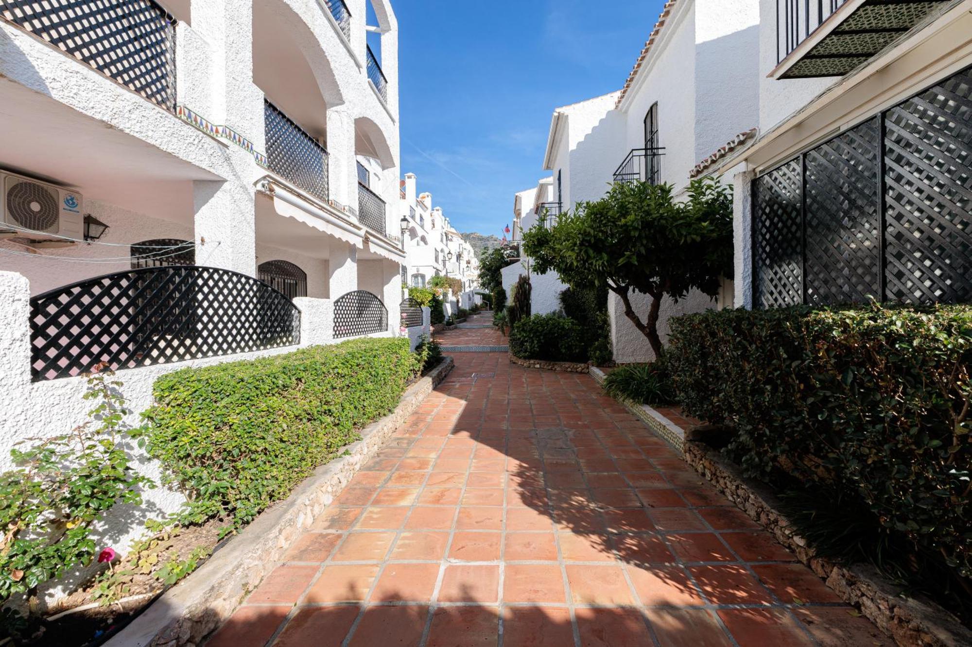 1 Bedroom In Verano Azul, Free Wi-Fi Nerja Luaran gambar